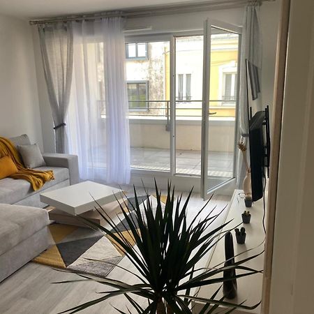 Appartement 24H Du Mans Ле-Ман Экстерьер фото