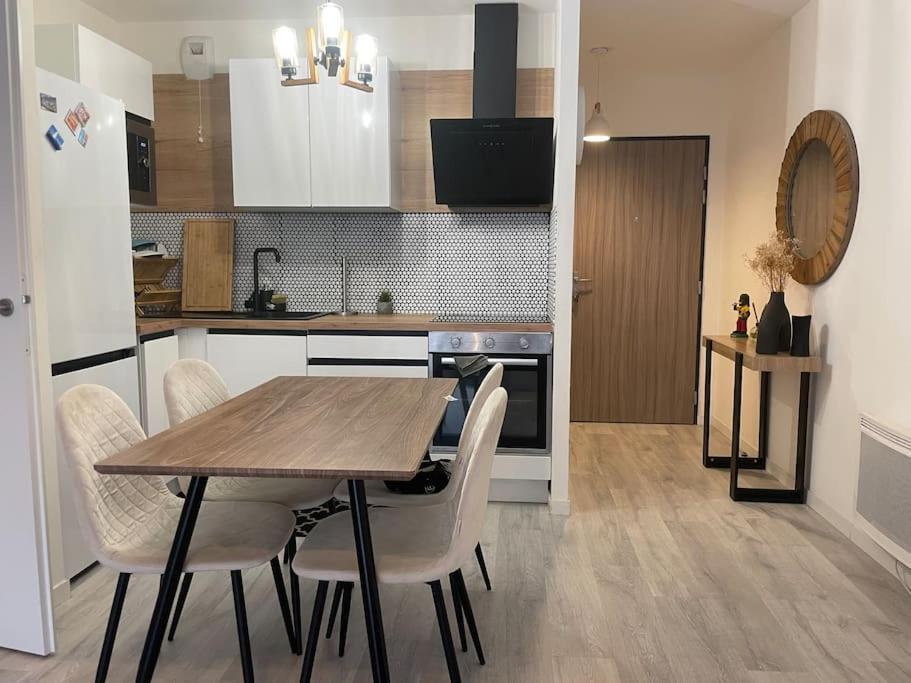 Appartement 24H Du Mans Ле-Ман Экстерьер фото